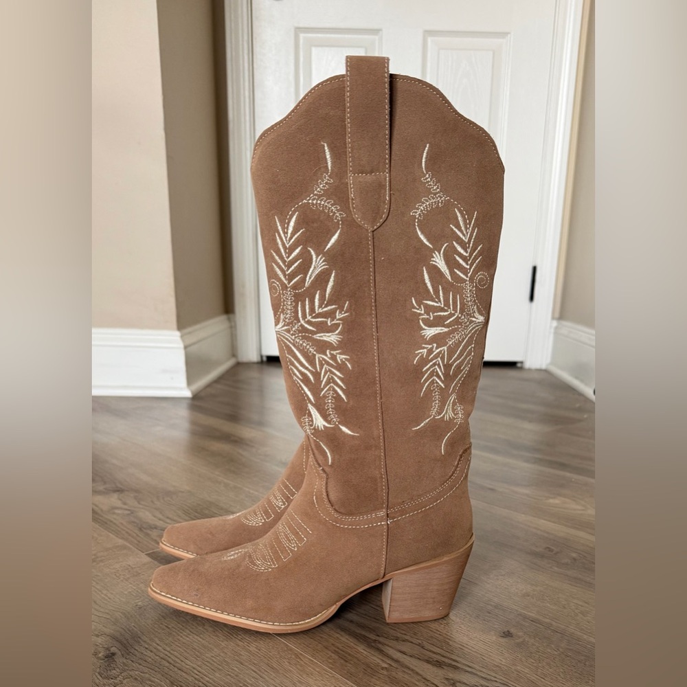 Western Embroidered Heeled Boots